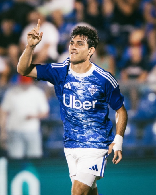 Iván Azón dal Como all’Ipswich Town