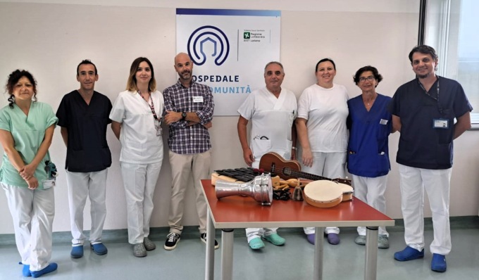 La musicoterapia entra nell’ospedale di comunità grazie a Il Mantello