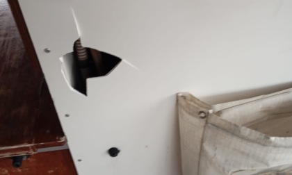 Giovanissimi vandalizzano il battello: individuati e convocati in Municipio