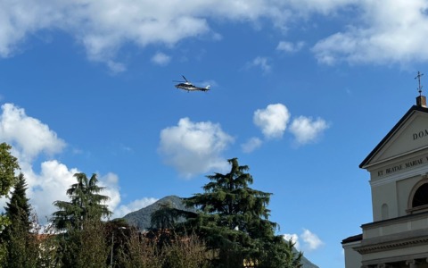 Controlli dei Carabinieri in elicottero