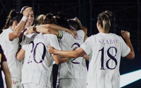 Conto alla rovescia per il match d’esordio Como Women-Lazio: arbitrerà Aloise