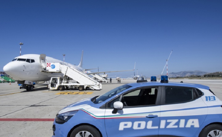 Aveva aggredito una donna: 22enne rimpatriato in Senegal