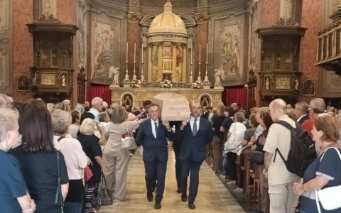 L’ultimo saluto a don Giacomo
