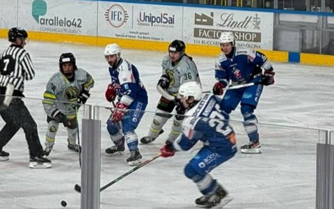 Test per l’Hockey Como: perde a Torre Pellice, poi sbanca Varese