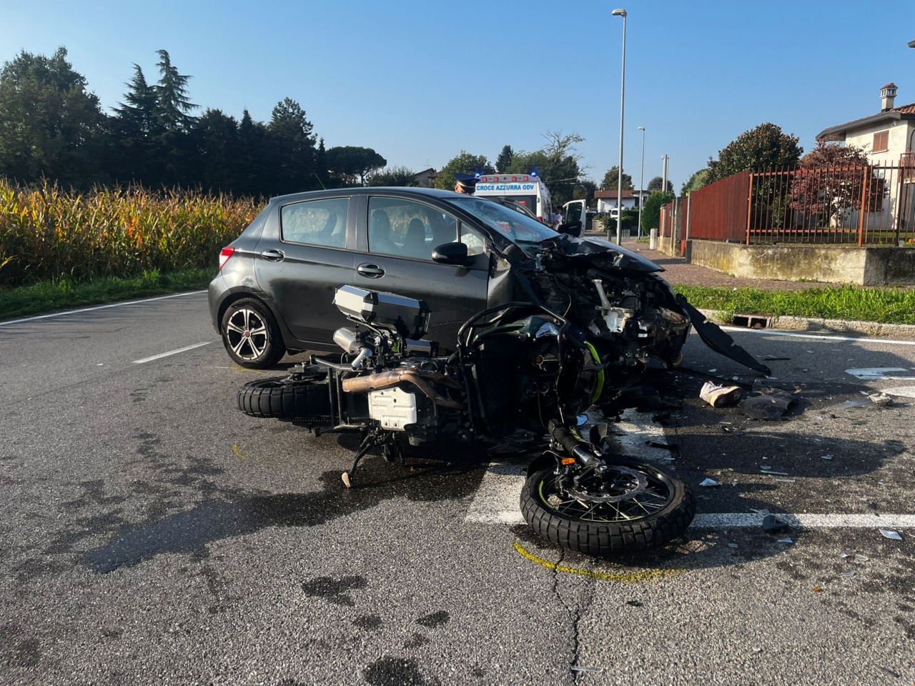 Scontro auto moto, grave un uomo