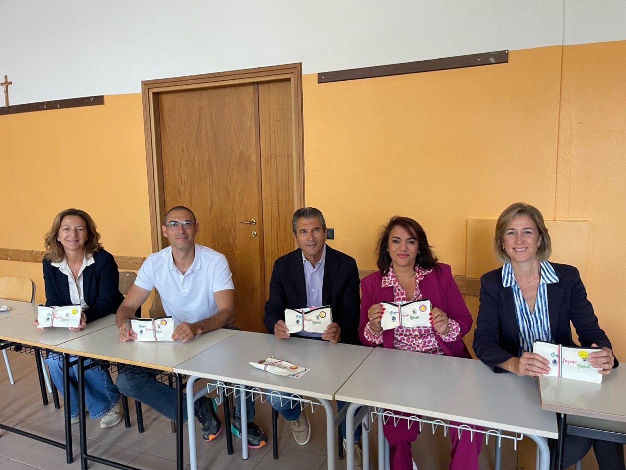 Regali di buon inizio anno scolastico, la Giunta si autotassa