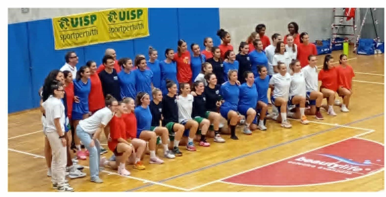 Villa Guardia secondo al Torneo internazionale “Insieme per fare canestro alle discriminazioni”