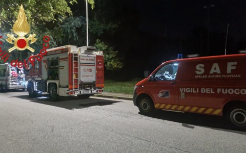 Cade da una riva, persona anziana soccorsa dai Vigili del fuoco