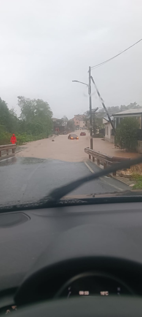 Maltempo: allagamenti in città