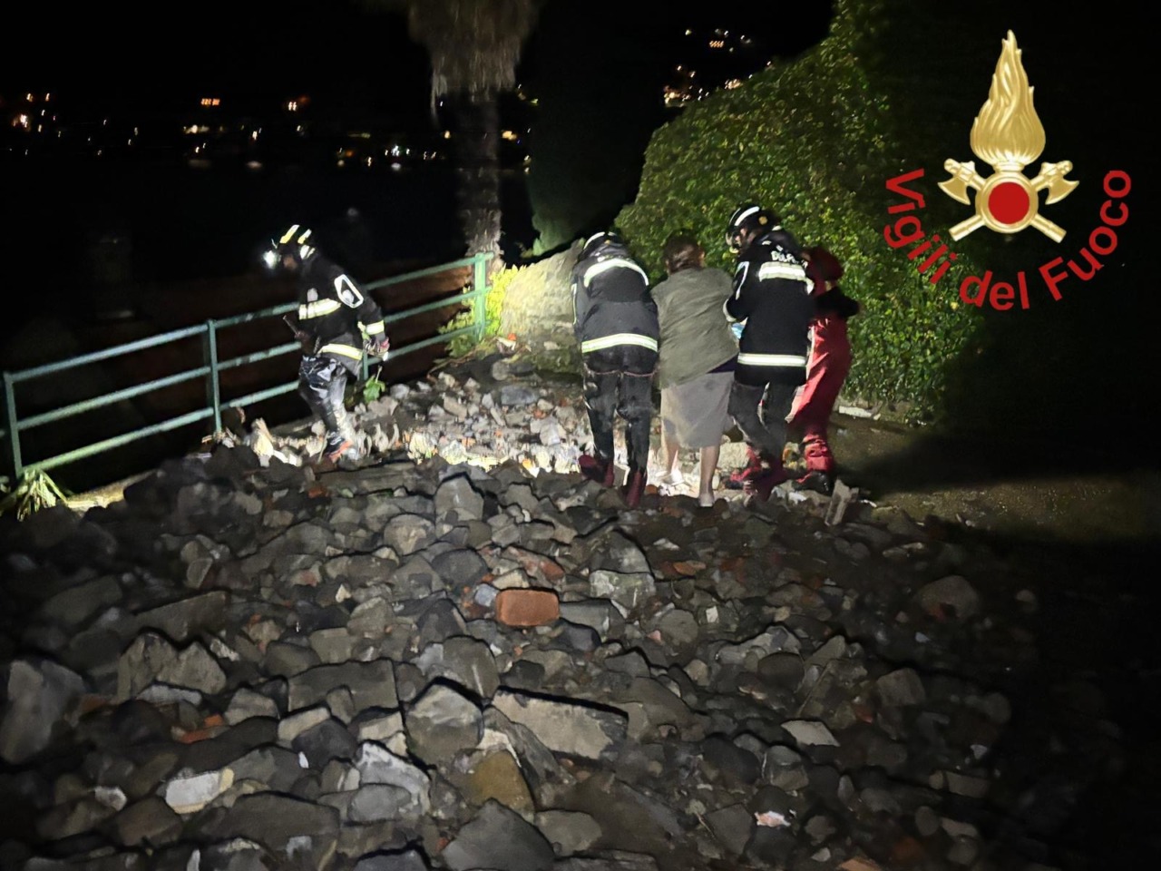 Maltempo, cinquanta interventi dei Vigili del fuoco sul territorio