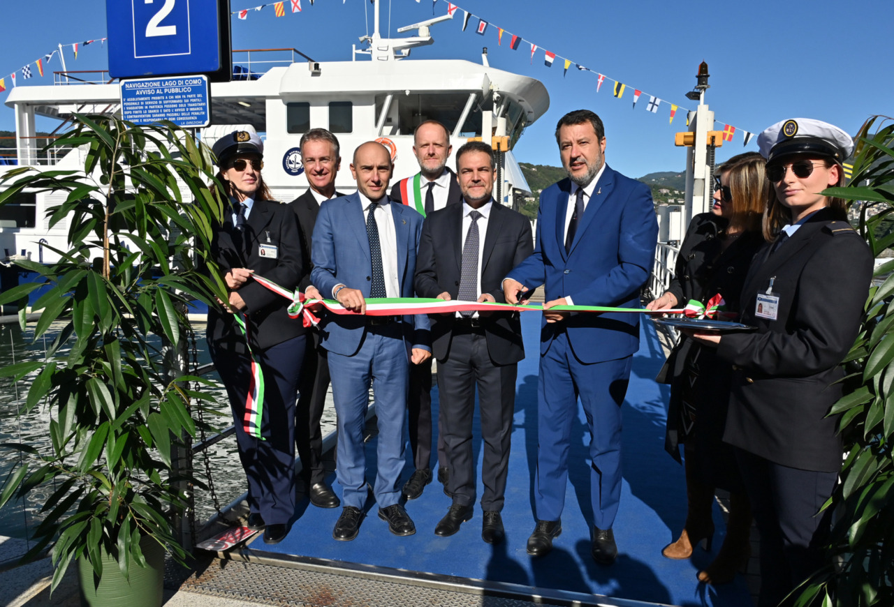 Inaugurata la nuova motonave ibrida “Ambrosiana”
