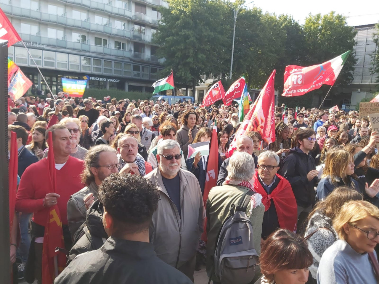 Palestina e la Flotilla: piazza Cavour strapiena di manifestanti
