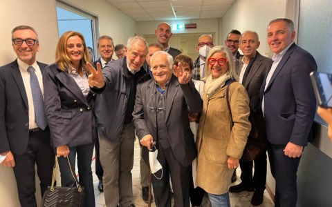 Assessore Bertolaso in visita agli hospice di Mariano Comense e Como