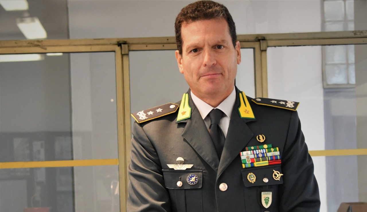 Generale Compagnone in visita al Reparto operativo Aeronavale di Como