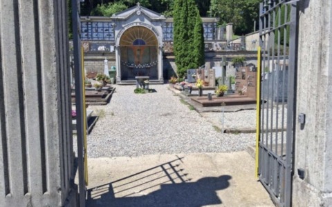 Cimitero rimesso a nuovo, pioggia di opere