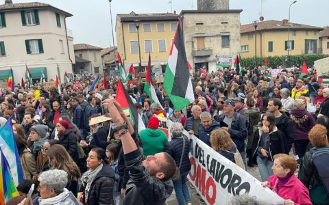 Oltre 2000 persone alla Marcia per la Pace di Erba