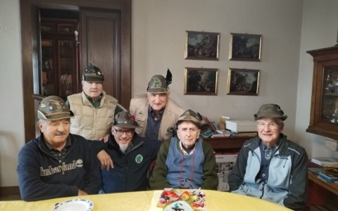 Grande festa per i 95 anni dell’alpino Luigi Orombelli