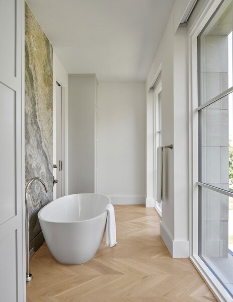 Dal progetto alla posa: perché oggi il parquet in bagno è (finalmente) una buona idea. La proposta di Armony Floor