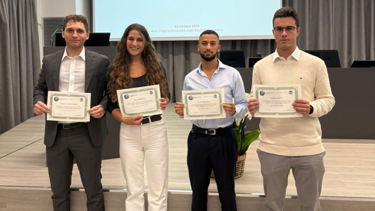 Nona lettura annuale della Fondazione Valcavi: all’Insubria consegna di borse di studio