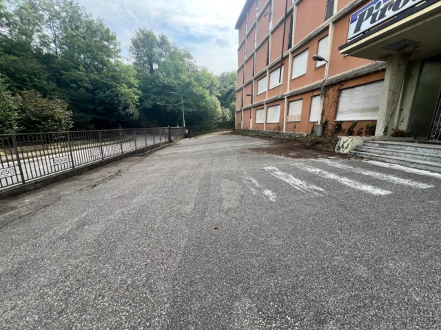 Ex Arredamenti Pirovano: ripulita e messa in sicurezza l’area esterna