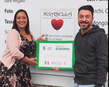 La dea bendata bacia un fortunato giocatore: vinti 51mila euro al Superenalotto