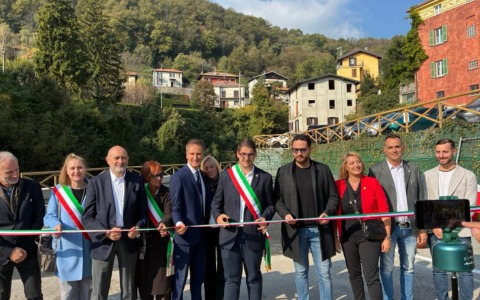 Nuovo parcheggio in via Crippa dopo i lavori di sistemazione degli argini del Lambro