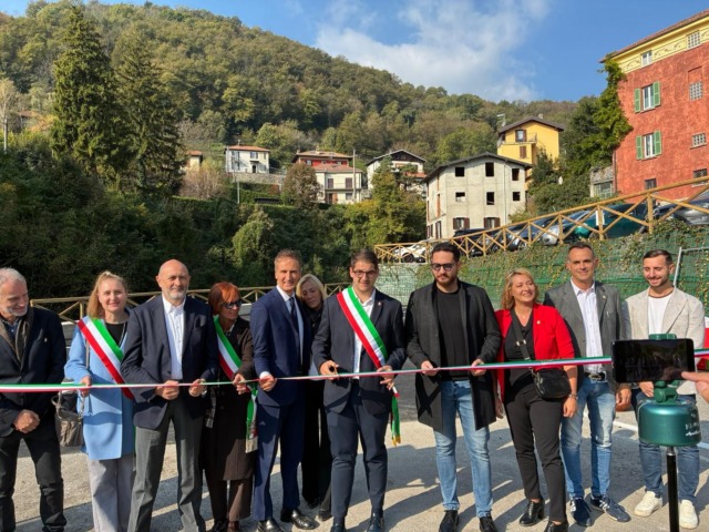 Nuovo parcheggio in via Crippa dopo i lavori di sistemazione degli argini del Lambro