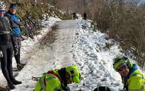 Malore improvviso in montagna: 54enne salvato col massaggio cardiaco