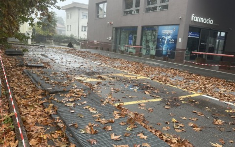 Divieto di sosta in piazza Italia a causa dei lavori di sostituzione delle griglie