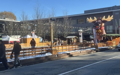 La Befana arriverà sul ghiaccio in piazza Italia