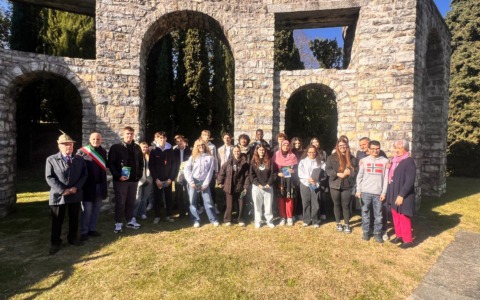 IV Novembre, si celebra consegnando la Costituzione ai neo 18enni