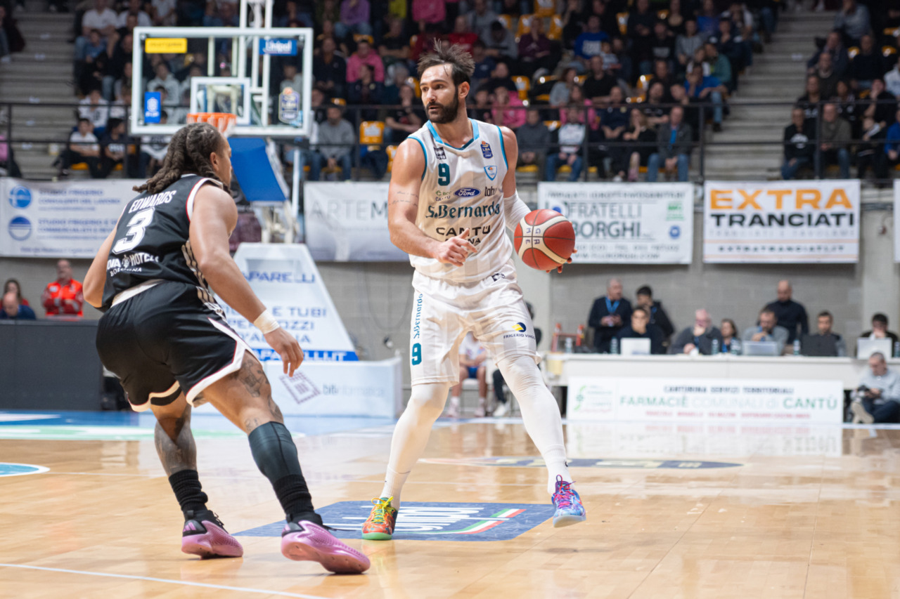 La Virtus Bologna batte l’Acqua S.Bernardo: i campioni d’Italia vincono per 77-89