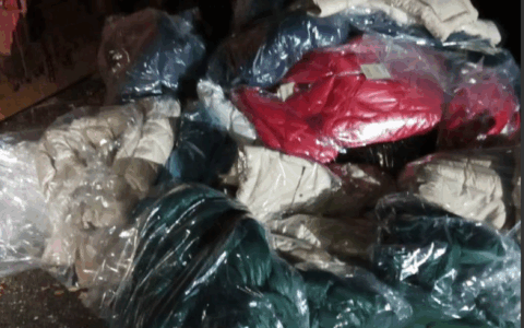 Tentano il colpo al centro logistico, le guardie giurate Sicuritalia li inducono alla fuga