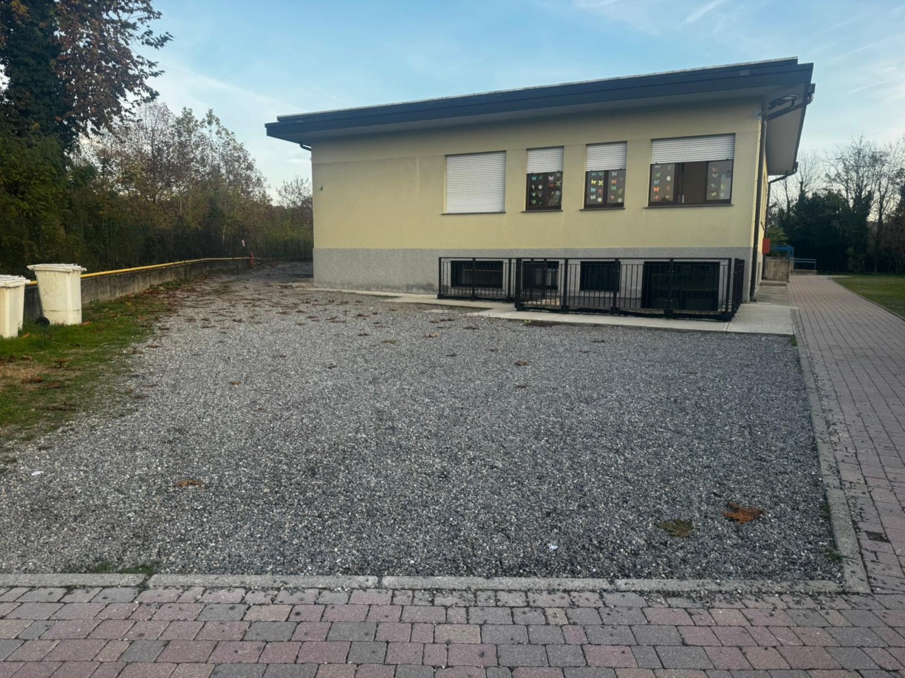 Raid alla primaria: ladri via con i notebook