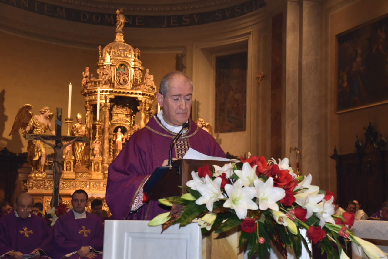 Appiano Gentile saluta il suo nuovo parroco. Benvenuto don Marco Crippa