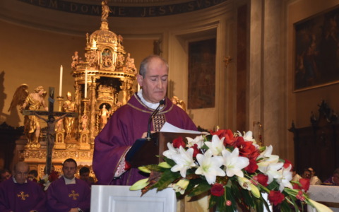 Appiano Gentile saluta il suo nuovo parroco. Benvenuto don Marco Crippa