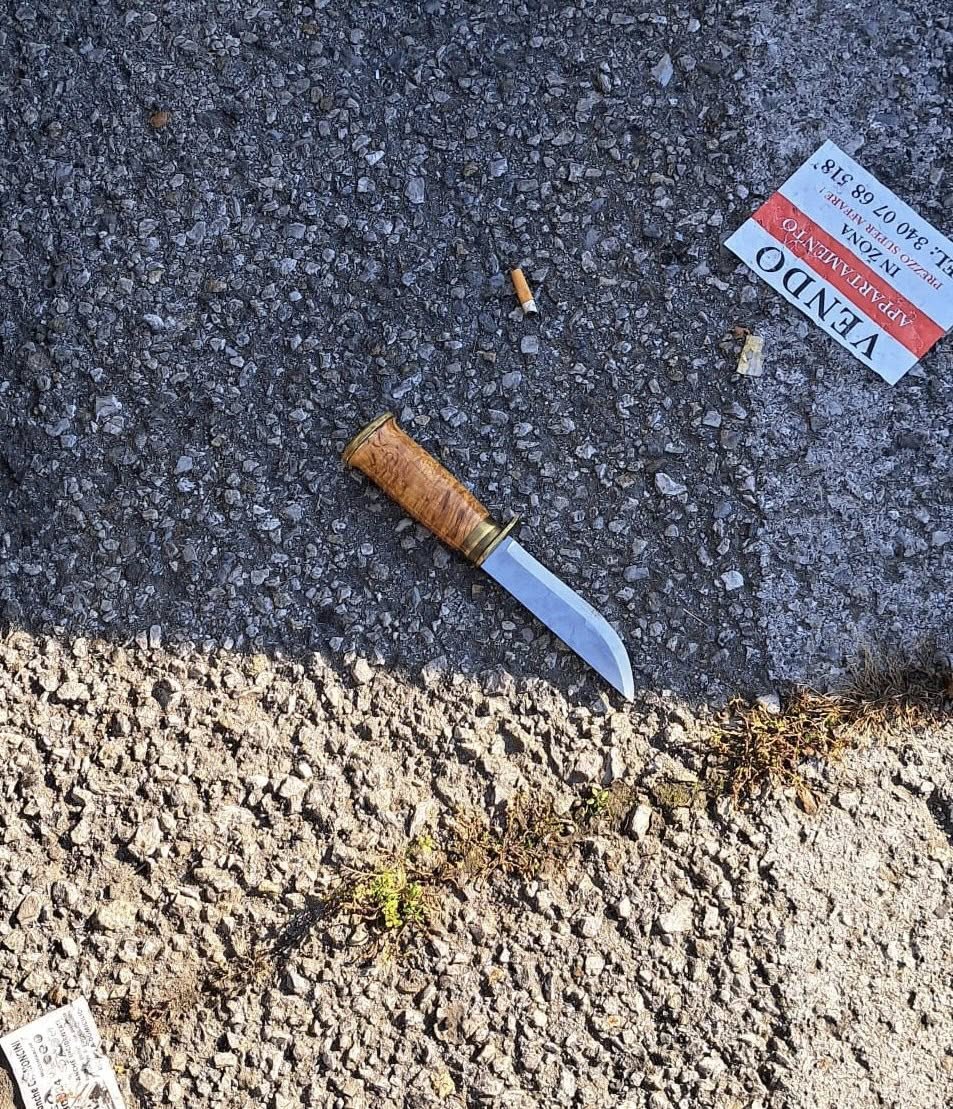 Scippano una donna: agente insegue i malviventi e recupera la refurtiva