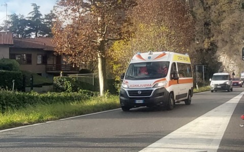 Investito un uomo sulla Arosio-Canzo: era alla guida di un monopattino