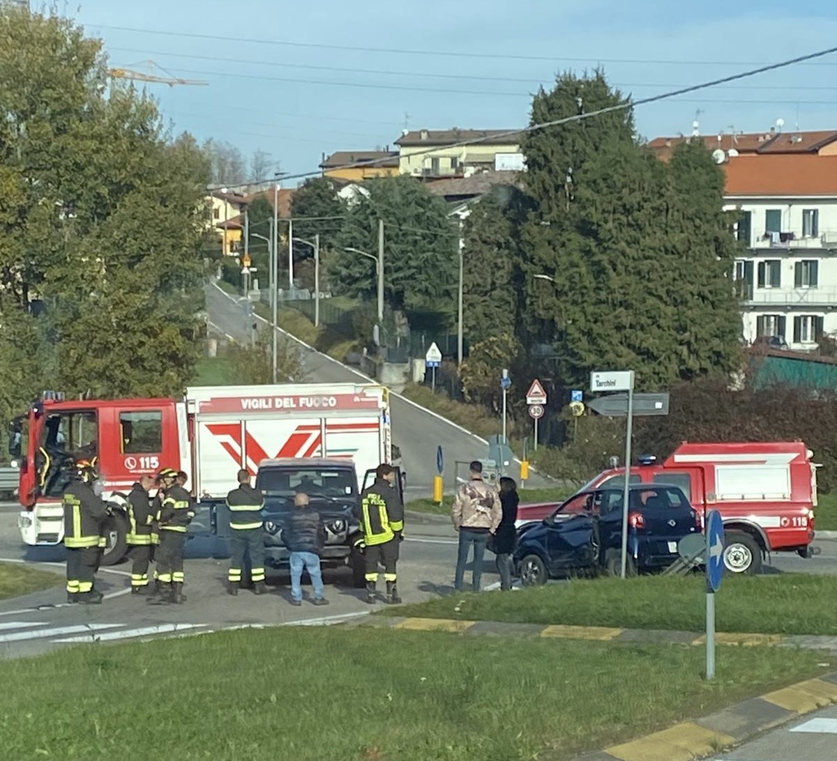 Incidente tra due auto alla rotatoria del Gerbo
