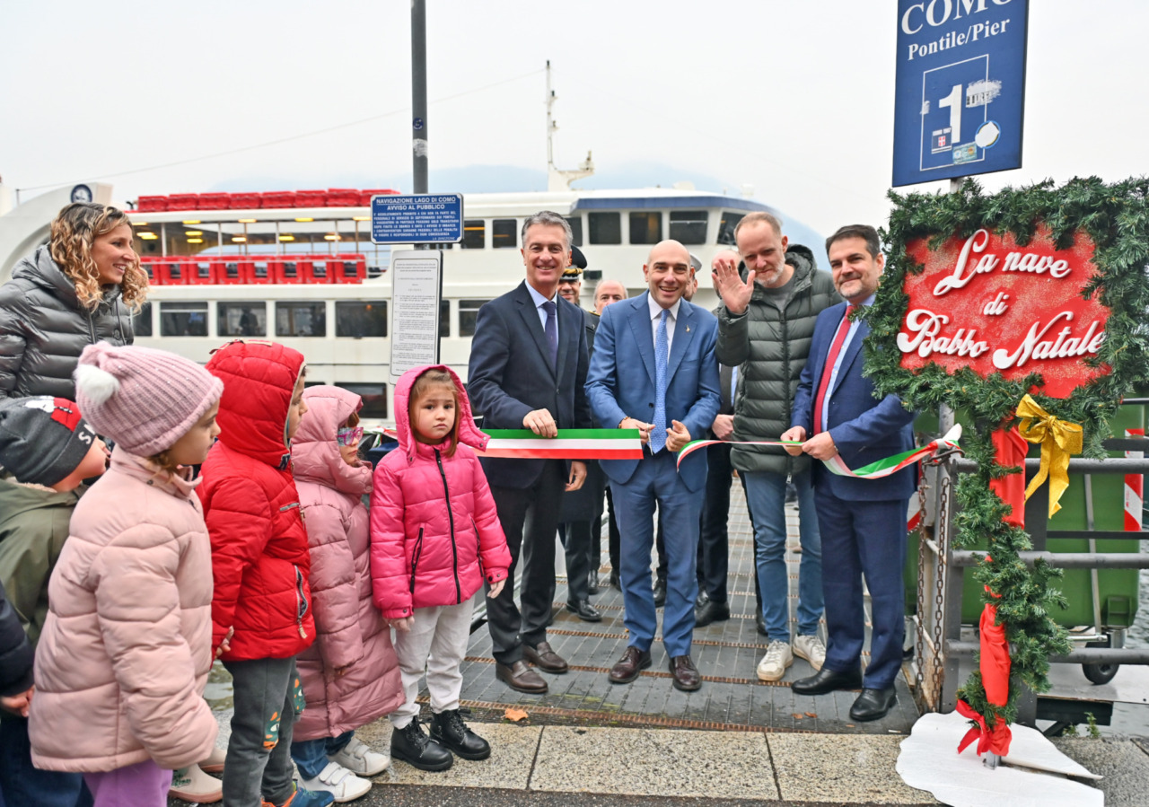 Torna il battello di Babbo Natale tra impegno sociale e magia natalizia