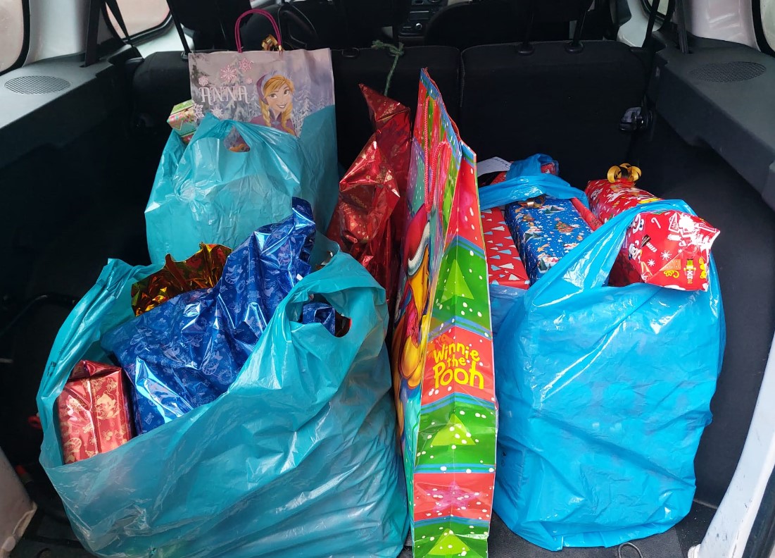 L’«Albero solidale» non delude  le aspettative: 70 regali raccolti