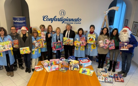 Confartigianato ha consegnato doni ai volontari di Abio Como Odv