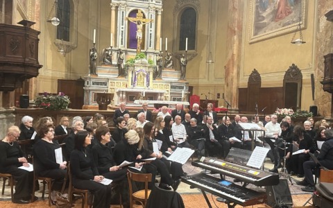 “Cantiamo il Natale” entusiasma e suscita applausi – FOTO E VIDEO