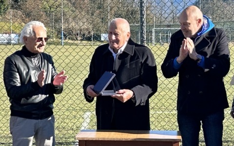 Cinquant’anni di calcio a Ronago: premiato Angelo Conconi