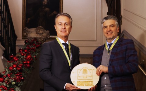 Anche quest’anno il benvenuto per le feste in Prefettura  è con lo scalone allestito da Coldiretti Como Lecco