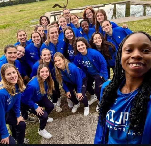 Selfie per Ilaria Bernardi e l'Italia Green team
