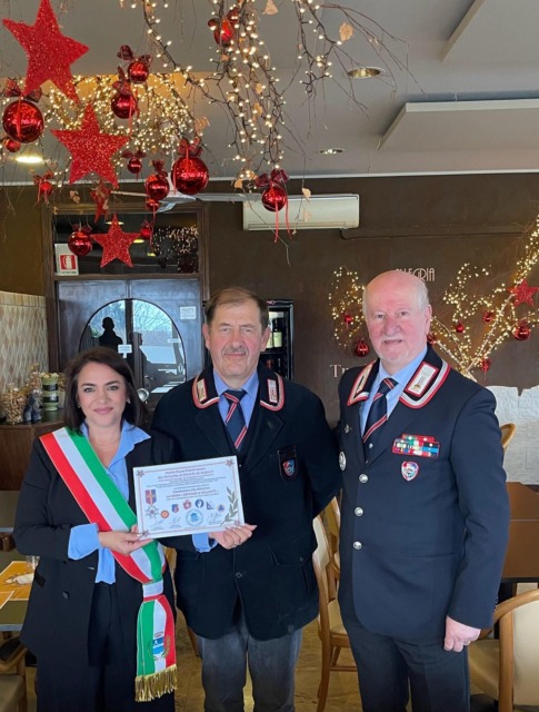 All’ex agente la croce d’onore belga: baluardo della sicurezza sul territorio