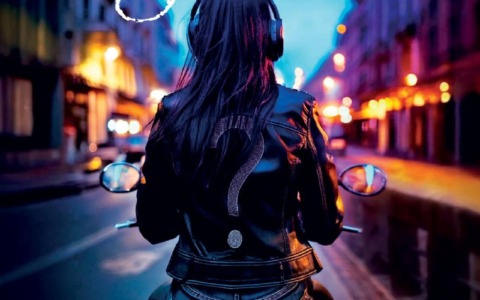 “Immensamente Giulia” al Teatro Nazionale di Milano