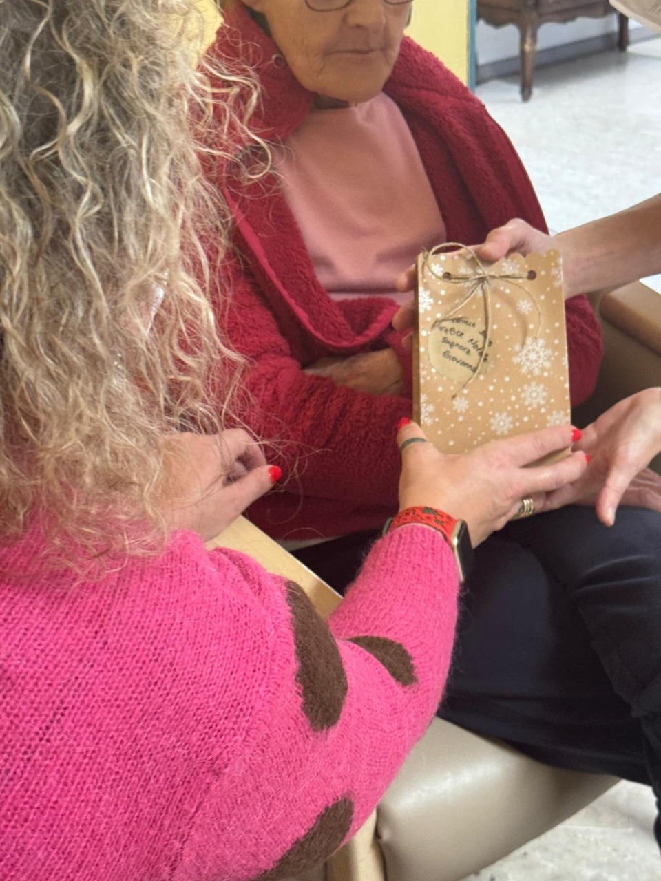 Nipoti di Babbo Natale: ben 26 doni per gli ospiti di Villa San Benedetto