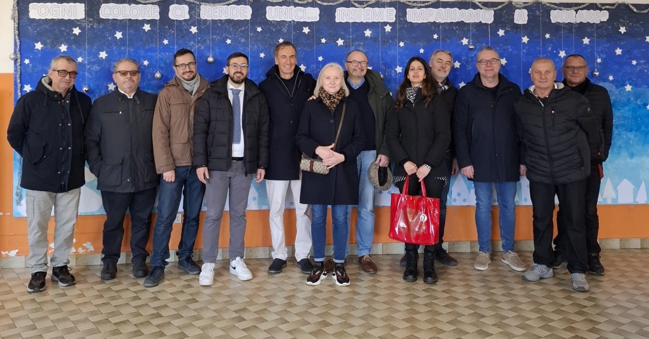 Nuova scuola primaria, visita dell’assessore regionale